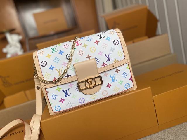 顶级原单 M13255 白彩支持Nxp芯片感应 本款 Dauphine Soft 大号手袋取材柔软涂层帆布，以日本艺术家村上隆笔下的灵动彩虹色调描摹全幅 Mon