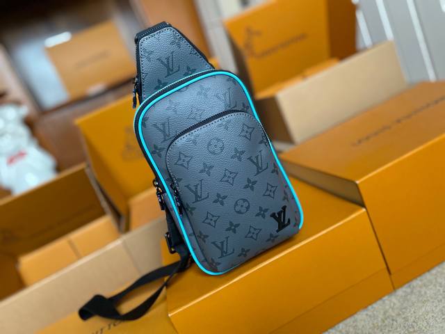 顶级原单 M11703支持Nxp芯片感应 动态芯片本款Avenue小号单肩包选用Monogram Eclipse涂层帆布，以精巧构型探索斜挎出行的潮流意趣。主隔