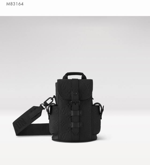 变码芯片 顶级原单M83164黑色全皮压花 男包迷你双肩包系列, 新款 Nano Christopher 手袋 本款 Nano Christopher 手袋巧妙 变码芯片 顶级原单M83164黑色全皮压花 男包迷你双肩包系列, 新款 Nano Christopher 手袋 本款 Nano Christopher 手袋巧妙