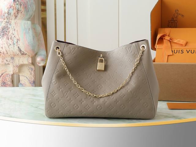 出厂价P 顶级原单 独家实拍 M14658灰色 本款 Anytime 中号手袋回溯诞生于 1988 年的典藏 Promenade 手袋 成就日常通勤和周末出游佳