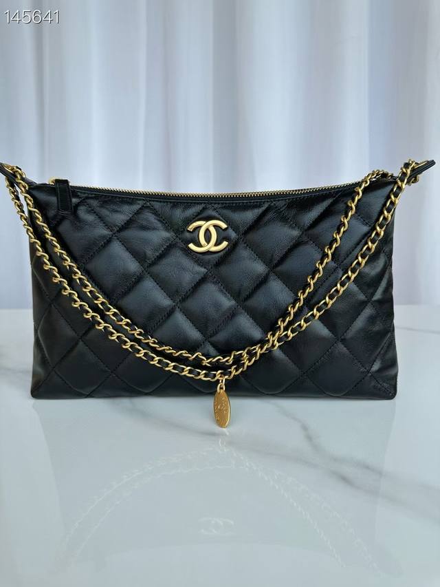 Chane125S 腋下包Hobo 满满高级感 As5498 包型超级好看 很轻 实用性强 小羊皮配金属 金币链条 手提斜挎都可以 超级迷人 尺寸:20×32×