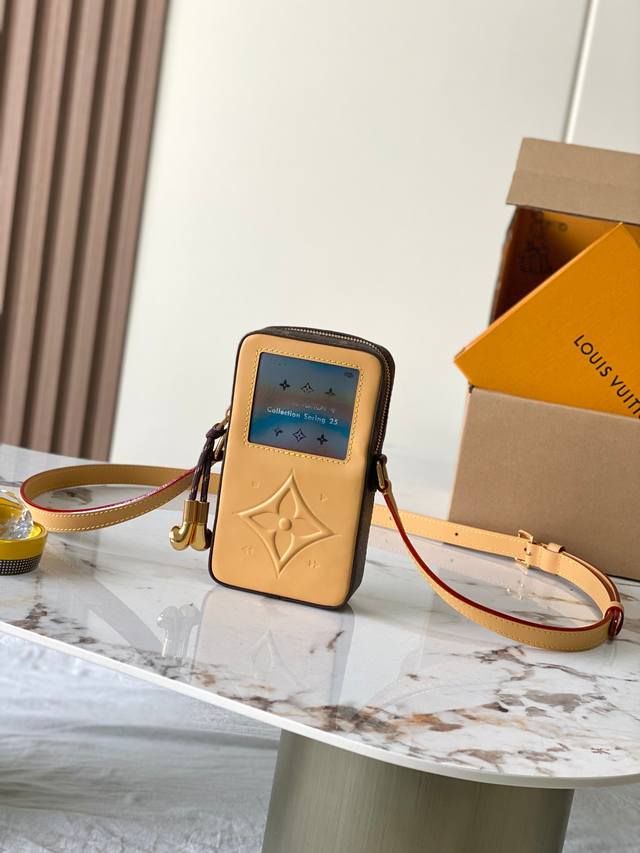 特级Mb163C芯片版原厂皮 本款 Music Player Wearable Wallet 手袋 型号:M14063老花 材料:A级全钢五金,进口原厂面料 包 特级Mb163C芯片版原厂皮 本款 Music Player Wearable Wallet 手袋 型号:M14063老花 材料:A级全钢五金,进口原厂面料 包