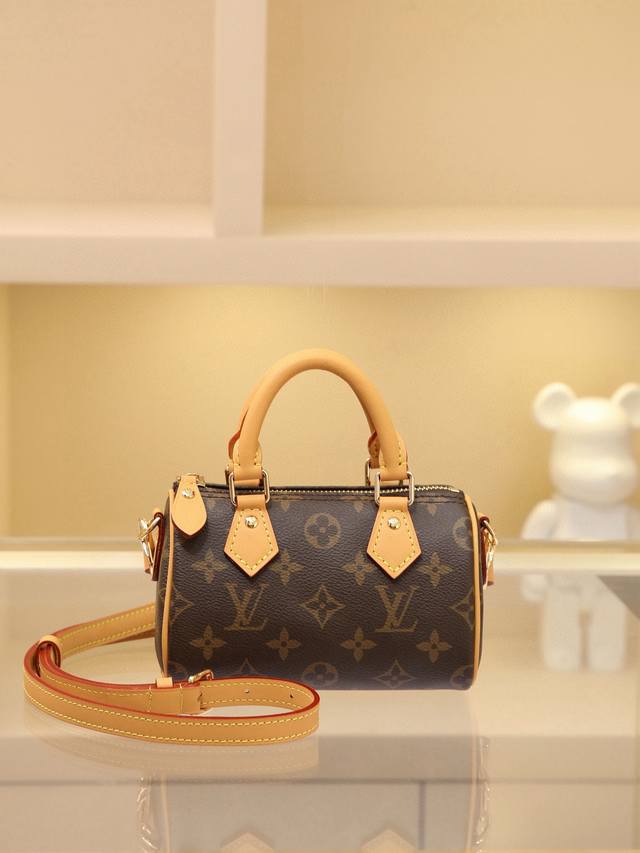 顶级原单变码芯片版 M81085 Mini迷你 枕头包 新版Nano Speedy 手袋老花 这款手袋是原型Speedy手袋的完美迷你版，缝线精致，轻盈无比 比