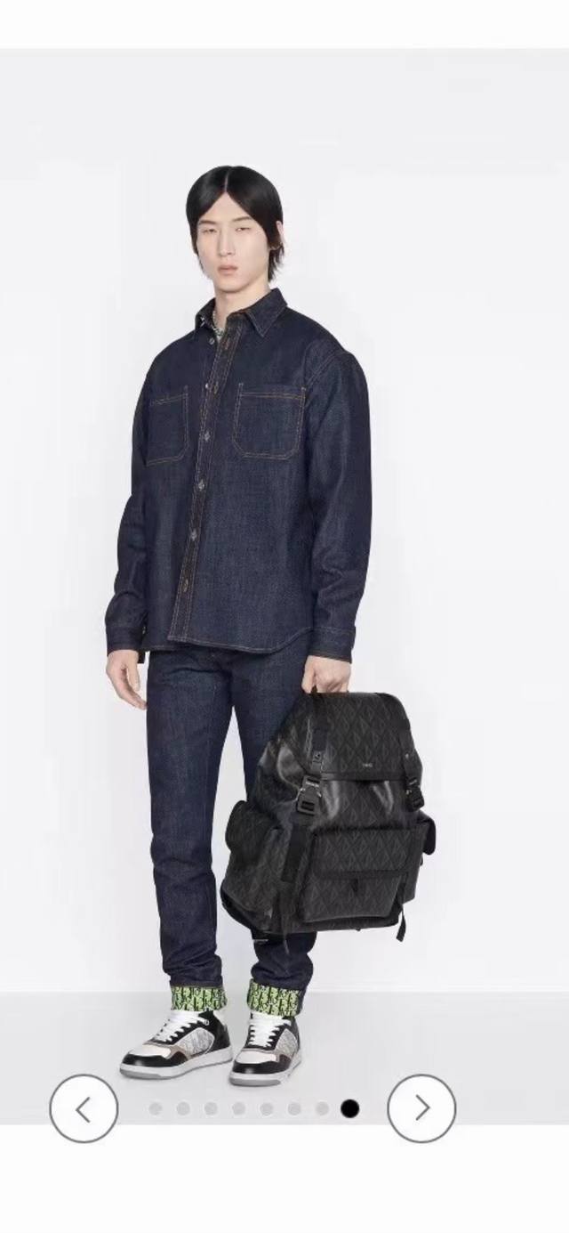 Dior.Hit.The.Road双肩背包是本季最新款式，休闲高端品质、将现代风格与Dior的高订精神融为一体，专用Christiah.Dior五金，手工精制[