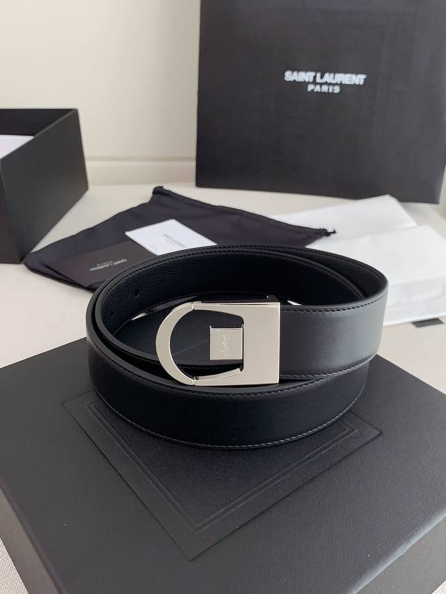 圣罗兰 双面意大利进口头层小牛皮,搭配真空电镀亮面纯铜扣,官网新款,专柜有售,市场顶级品质,支持验货 配送全套专柜包装,宽度 3.0Cm 圣罗兰 双面意大利进口头层小牛皮,搭配真空电镀亮面纯铜扣,官网新款,专柜有售,市场顶级品质,支持验货 配送全套专柜包装,宽度 3.0Cm