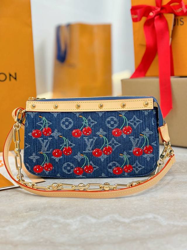 免税芯片 X Tm Pochette Accessoires 手袋 M13994 Pochette Accessoires 手袋加入路易威登 X 村上隆复刻系列