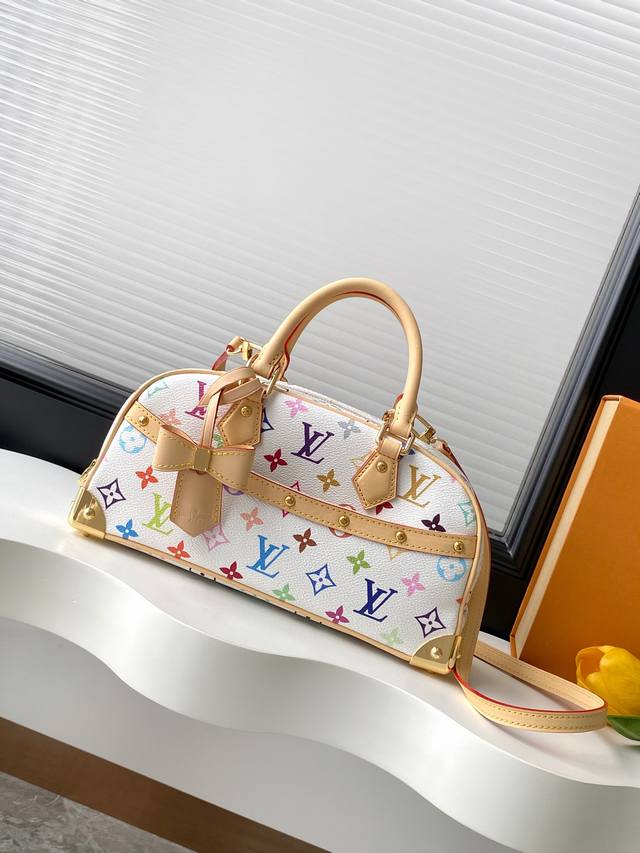 动态163C芯片 顶级原单加强版 M13084 本款 Handbag East West 手袋出自路易威登 X 村上隆再版系列，以艺术家笔下标志性的彩虹色调描摹