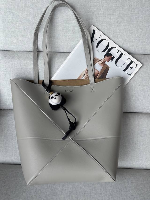 原厂皮 中号Puzzle Tote 贝壳灰色 25.5-14.5-31.5 新品 型號1762 亮面牛皮革 Puzzle Fol Dpuzzle Fold 手袋