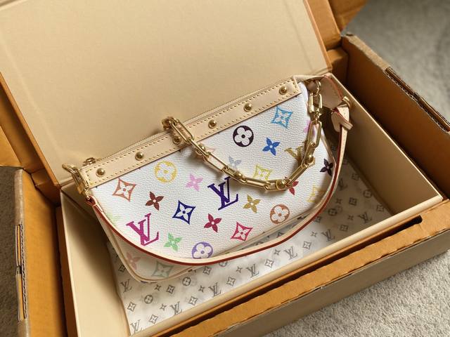 M13404 白彩 Mb免税版本 全钢五金 支持Nxp芯片感应 163动态芯片本款 Pochette Accessoires 手袋取材涂层帆布,以缤纷 Mono M13404 白彩 Mb免税版本 全钢五金 支持Nxp芯片感应 163动态芯片本款 Pochette Accessoires 手袋取材涂层帆布,以缤纷 Mono