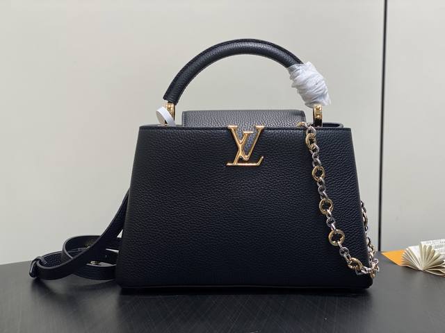 原单精品 M12936黑色 链条全皮Cap那英款 Capucines 中号手袋 本款 Capucines 中号手袋出自 Chain On You 系列，以 Ta