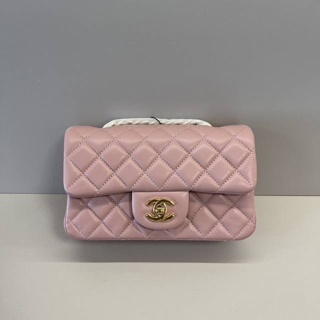 独家实拍 Cf 20Cm羊皮进口小羊皮，升级版市场独家好货，可以进出专柜对比的顶尖货，皮质细节及做工看图片哦，堪称完美！欢迎货比三家