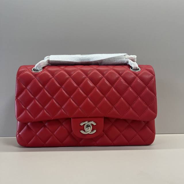 原单实拍 独家实拍 Cf 25Cm 羊皮升级版小香Cf系列 羊皮1112#经典款订制西班牙进口原厂羊皮 里內配小羊皮 手感柔软 版形超赞 独家正品开发、 原单实拍 独家实拍 Cf 25Cm 羊皮升级版小香Cf系列 羊皮1112#经典款订制西班牙进口原厂羊皮 里內配小羊皮 手感柔软 版形超赞 独家正品开发、