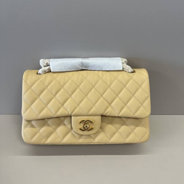 原单实拍 1112 Cf 25Cm 小球纹 ,进口对版小牛皮,市场独家好货,可以进出专柜对比的顶尖货,皮质细节及做工看图片哦,堪称完美!欢迎货比三家 原单实拍 1112 Cf 25Cm 小球纹 ,进口对版小牛皮,市场独家好货,可以进出专柜对比的顶尖货,皮质细节及做工看图片哦,堪称完美!欢迎货比三家