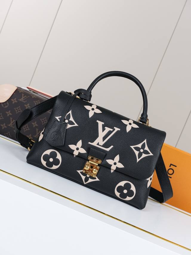 动态163C01芯片 M45979黑丝印大号 顶级原单 独家背景实拍 本款 Madeleine 中号手袋取材 Monogram Empreinte 牛皮革，以压