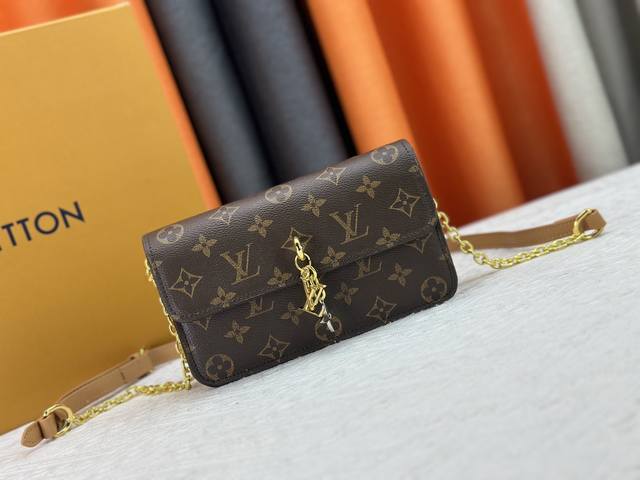 M14564 M14547 M14581 M14549 M14548 官网最新春夏通勤链条卡包，盖头搭配原版Lv字母五金，原版磨沙皮，皮质细腻柔软，精致小巧的版