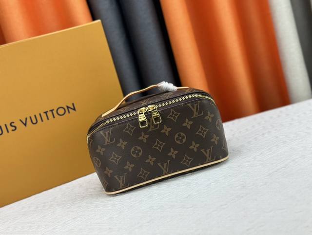 M11508 M11750原版开发 Toiletry Bag 2 Compartments 盥洗袋取材 Monogram Eclipse 涂层帆布和可水洗织物内