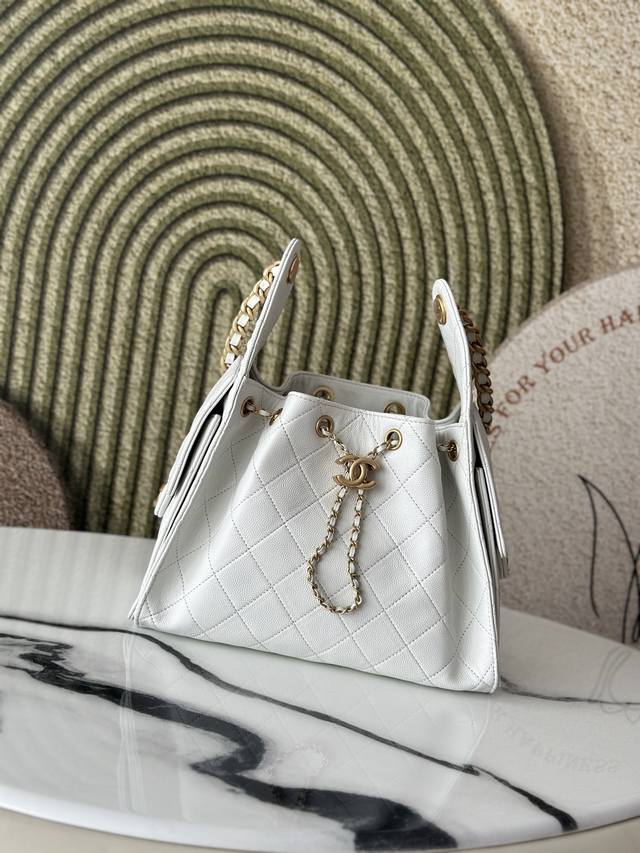 原厂皮 即将出货25C牛皮 球纹 香奈儿 Chanel Hobo 腋下包 嬉皮腋下包小号 复古金币纽扣抽绳水桶包+菱格纹+复古黑金 经典链条设计，高级感十足！日