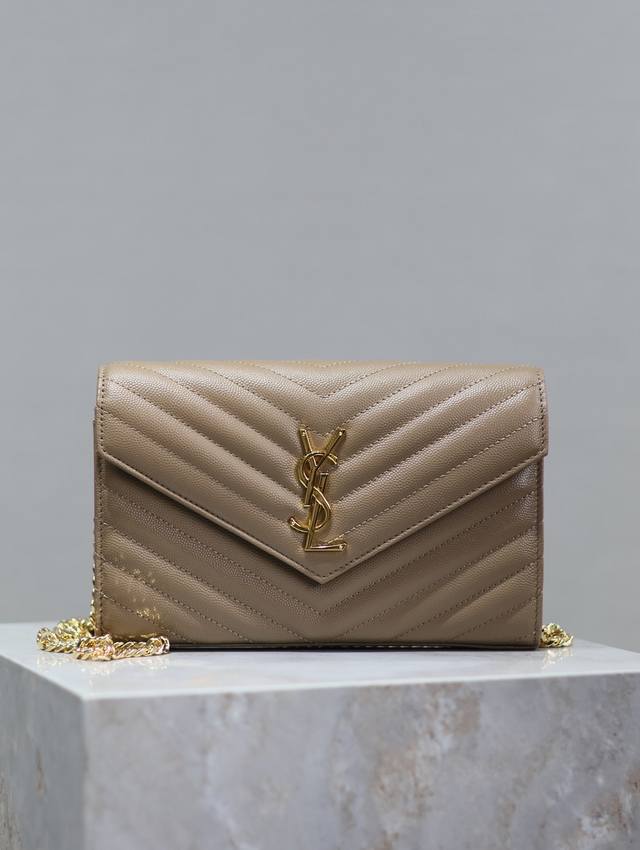 正品级 裸粉色金扣鱼子酱_ Monogram_信封包.超级实用的一款小包,最经典的款式,升级最高级的版本,100%意大利小牛皮配上精细手工制作;定制金属Y家Lo 正品级 裸粉色金扣鱼子酱_ Monogram_信封包.超级实用的一款小包,最经典的款式,升级最高级的版本,100%意大利小牛皮配上精细手工制作;定制金属Y家Lo