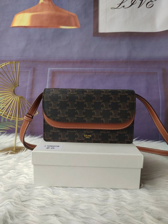 款号10D852老花迷你手袋，斜挎和肩背，8个信用卡槽，尺寸20Cm-12Cm-6Cm