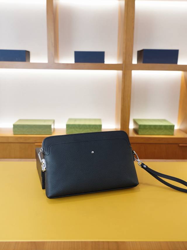 Mont Blanc 万宝龙 官网同步 高版本 手拿包 全球轰抢单品 原单牛皮制作 质感超好 日常出门经典百搭 一眼万年的款式 非市面普通货 贸易公司订单货 配