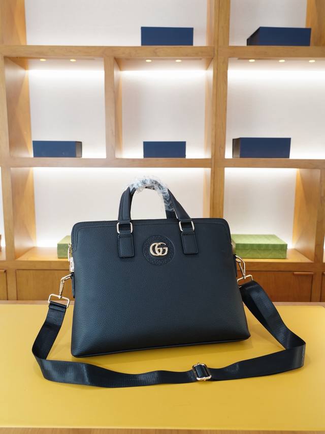 古驰 官网同步 高版本 手提斜挎背包 永恒不过时的标志性产品 纯原单小牛皮 顶级五金制作 非市面普通版本 今年Gucci最爱的款式 全部实拍 实用性非常高 完全