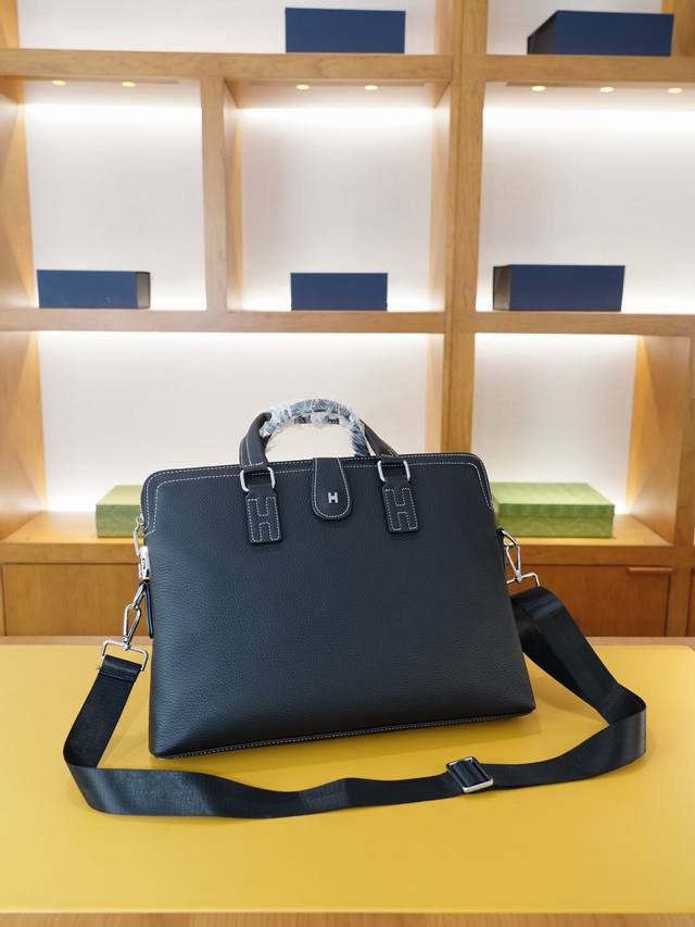 爱马仕 官网同步 高版本 手提斜挎背包 永恒不过时的标志性产品 纯原单小牛皮 顶级五金制作 非市面普通版本 今年Hermes最爱的款式 全部实拍 实用性非常高