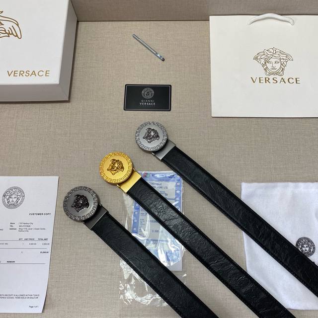 品牌：范思哲 等级：定制牛皮、新款开模。带宽3.5厘米.油边精致 电脑车线 实物拍摄无修饰 上身效果超好、配专柜全套包装.送礼自带首选 送打眼针 。 扣头：广州