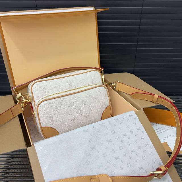 Louisvuitton 路易威登 Nil 做旧金属件可调节拆卸肩带Monogram Heritage 涂层帆布 单肩斜挎手提包 男女通用 经典百搭 实物拍摄
