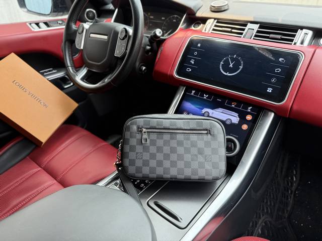 高端货 新款 “Louis Vuitton”Lv手拿包 路易威登手抓包手拿包 M42838 Louis Vuitton Kasai 老花帆布拼皮 拉链式 腕带手