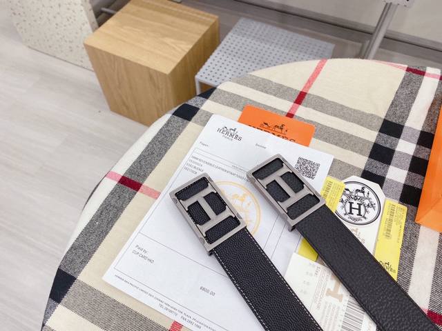 爱马仕是世界奢侈品 品牌 创建于法国巴黎带身采用纯皮制作 ..带身宽度:3.8厘米奢侈 保守 尊贵 贵族式风格由整体到细节 有法国人的浪漫气息 爱马仕是世界奢侈品 品牌 创建于法国巴黎带身采用纯皮制作 ..带身宽度:3.8厘米奢侈 保守 尊贵 贵族式风格由整体到细节 有法国人的浪漫气息