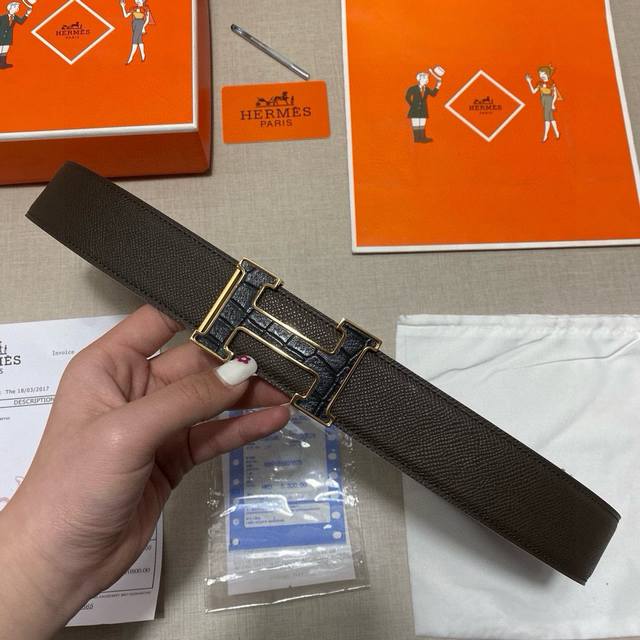 品牌：爱马仕 等级：原版品质.定制牛皮 专柜售经典爆款开模。油边精致 手感柔软.实物拍摄无修饰 上身效果超好、长度可裁剪.配专柜全套包装.送礼自带首选 送打眼针