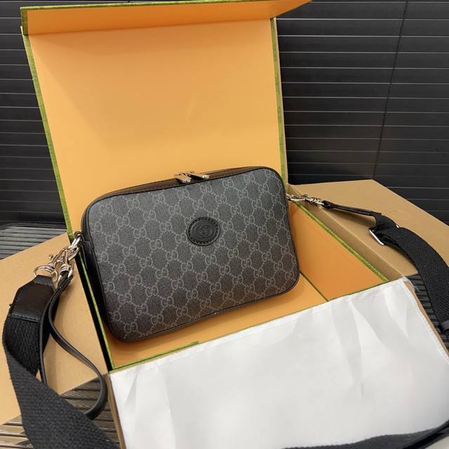 Gucci 古奇 Ophidia系列Gg 手拿包肩背包相机包 男女通用斜挎单肩包 实物拍摄 配送礼盒 规格24 X 16Cm。