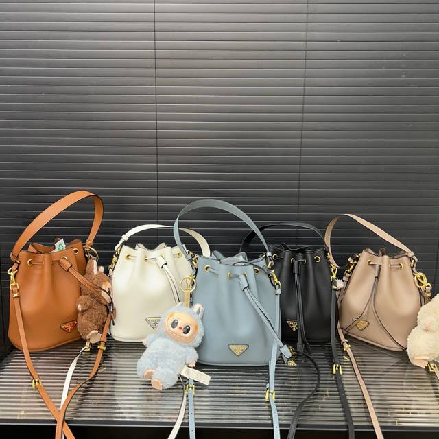 Prada 普拉达 Re-Edition 1978 再生尼龙迷你手袋 单肩斜挎包 经典百搭 实物拍摄 原厂原版面料 配送防尘袋 礼盒 20 X 16 Cm