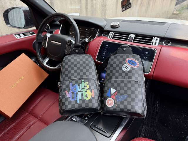 高端货 新款 “Louis Vuitton”Lv胸包 路易威登斜挎包胸包 N45277 Louis Vuitton Avenue 银色五金配件拉链开合 涂层帆布