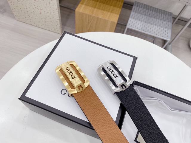 古奇 Gucci奢侈品 品牌 配双面带身款 3.8Cm专柜同款高档腰带 .带身采用古奇专柜最新元素大气有光泽度100%进口牛皮扣头采用纯钢材质结构持久耐用永不退 古奇 Gucci奢侈品 品牌 配双面带身款 3.8Cm专柜同款高档腰带 .带身采用古奇专柜最新元素大气有光泽度100%进口牛皮扣头采用纯钢材质结构持久耐用永不退