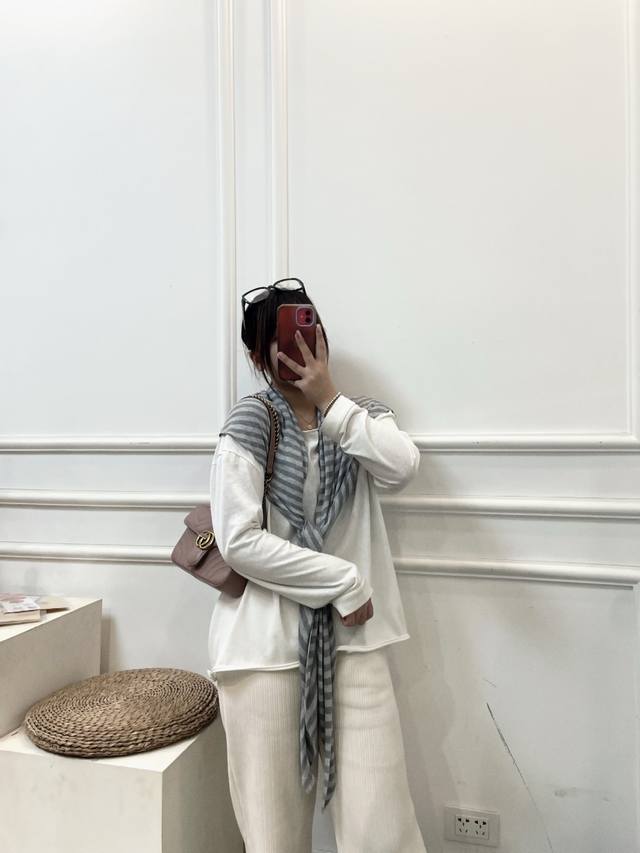 马蒙 原厂皮 最饱受关注的马尔蒙新尺寸，即将成为下一个经典.每一季都会推出全新廓形，与Gucci当前的美学理念相呼应. 原厂意大利牛皮定制特级五金立体的波浪纹绣