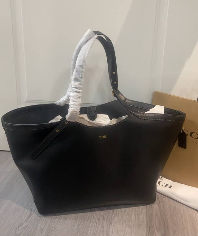 Gramercy Cam00 春夜谜语高级黑色托特包2025的反季节黑魔法托特包 13寸电脑+化妆包+保温杯+通勤文件再塞件薄针织都毫无压力通勤约会无缝切换