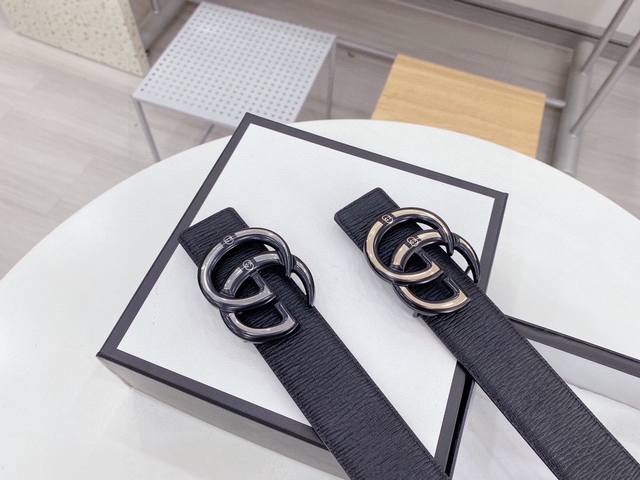 古奇 。 3.8厘米 火遍全球的针扣爆款带身采用牛皮 精心制作贵气而充满活力的品牌设计风格一针一线专业师傅全新打造 用完美搭配功力 衬托出你独特的个性.尽显飞扬