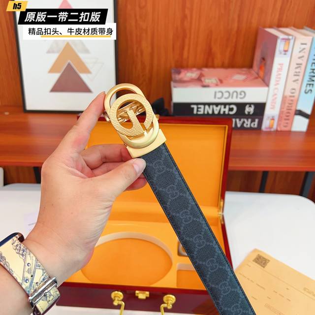 1带1扣 1带2扣 古奇G家 双扣版 滑道 1带2扣 正版开模 此款腰带双面采用原厂牛皮带身，精密电镀标志性五金搭扣 对版专柜。3.8Cm 如需木盒40