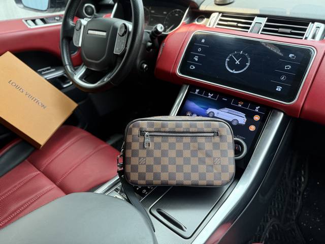 高端货 新款 “Louis Vuitton”Lv手拿包 路易威登手抓包手拿包 M42838 Louis Vuitton Kasai 老花帆布拼皮 拉链式 腕带手