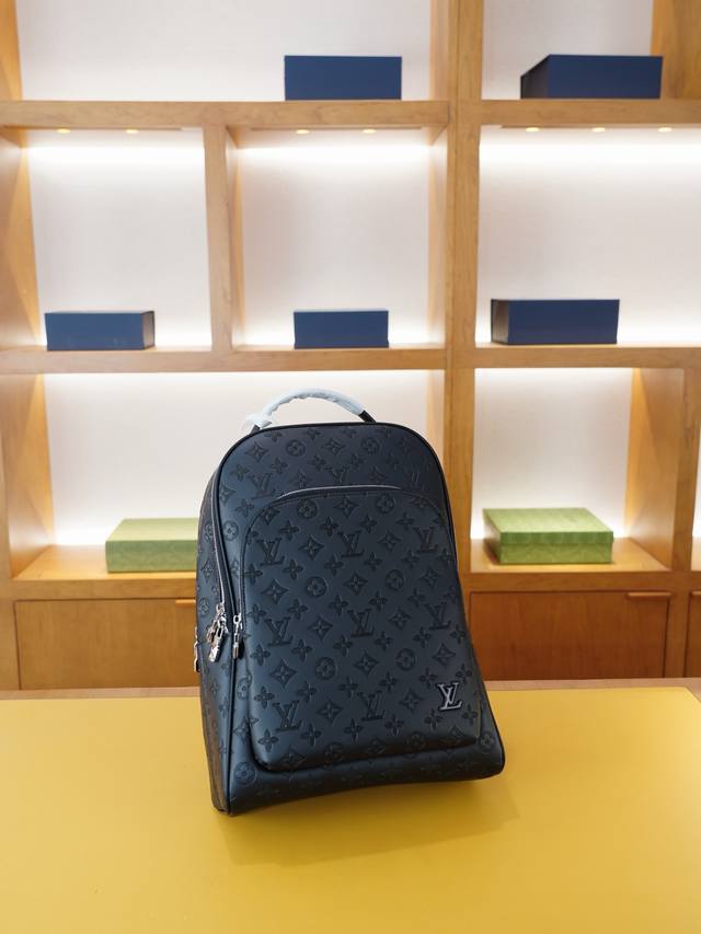 Lv 路易威登 官网同步 高版本 原厂双肩背包 不要错过 全原单牛皮 配布制作 品质极好 超大容量 非市面普通货 来自贸易公司的狠货.. 强调一下 原厂 一直是