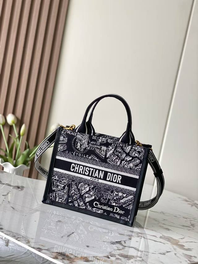 款号99623 专柜芯片版 ［对版原厂托特配皮］小号。黑巴黎 这款Book Tote 手袋以优雅的风格诠释玛丽亚 嘉茜娅 蔻丽 Maria Grazia Chi