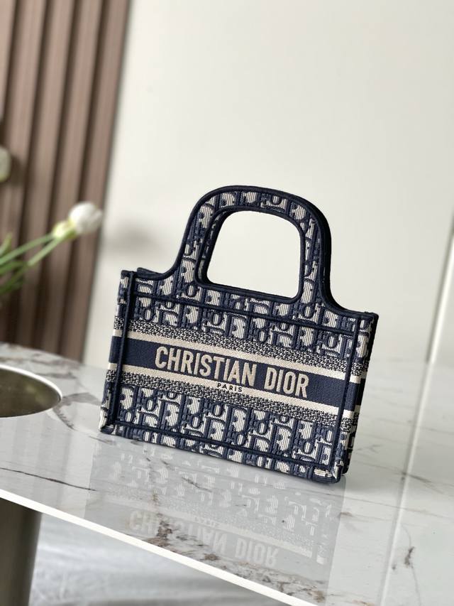 款号99402 专柜芯片版 ［对版原厂迷你版］ Dio* Book Tote Original Oblique 图案迷你蓝色 Oblique图案 Mini刺绣帆