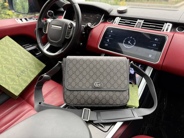 高端货 新款 “ Gucci ”古奇单肩包 Gucci古驰邮差包 Gucci古驰 Ophidia 双G徽标可调节肩带磁力翻盖扣 帆布拼皮革 邮差包单肩斜挎包 中