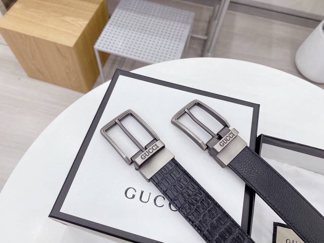 古奇 。 3.4厘米 火遍全球的针扣爆款带身采用牛皮 精心制作贵气而充满活力的品牌设计风格一针一线专业师傅全新打造 用完美搭配功力 衬托出你独特的个性.尽显飞扬