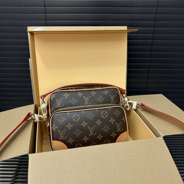 Louisvuitton 路易威登 Monogram Archive 仿旧金色金属件 拉链设计 涂层帆布 单肩斜挎手提包 男款 棕色 单肩包 男女通用斜挎包 实