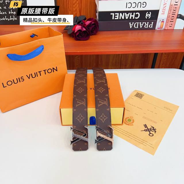 原版品质打孔 品牌：古奇G家 男款 颜色：黑 扣头：金 银 扣头：原版精品纯铜五金扣头 带身：原版牛皮 尺寸：宽约：3.5Cm 长约：95Cm-125Cm 类别