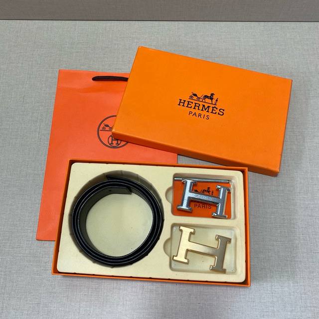 爱马仕HermèS 精品款 ☆双扣礼盒套装 含礼盒 专柜有售 爱马仕专柜在售正品 此款采用头层牛皮制作 油边细致、☆正品开模 搭配广州原版扣五金 3.8Cm规格