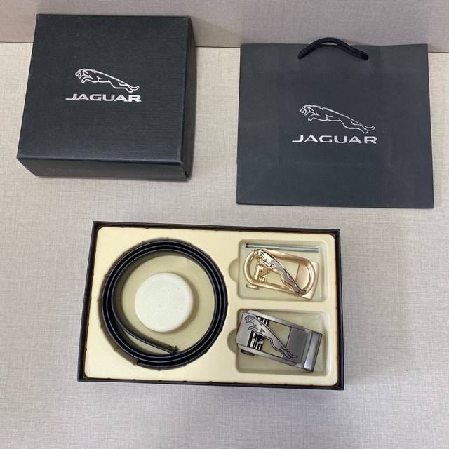 捷豹皮带 爆款来袭 原单品质、3.5Cm规格 、专柜对版头层牛皮、专柜同款 高真空电镀五金 均可旋转扣头、长度可剪裁。自由搭配！配专柜全套包装