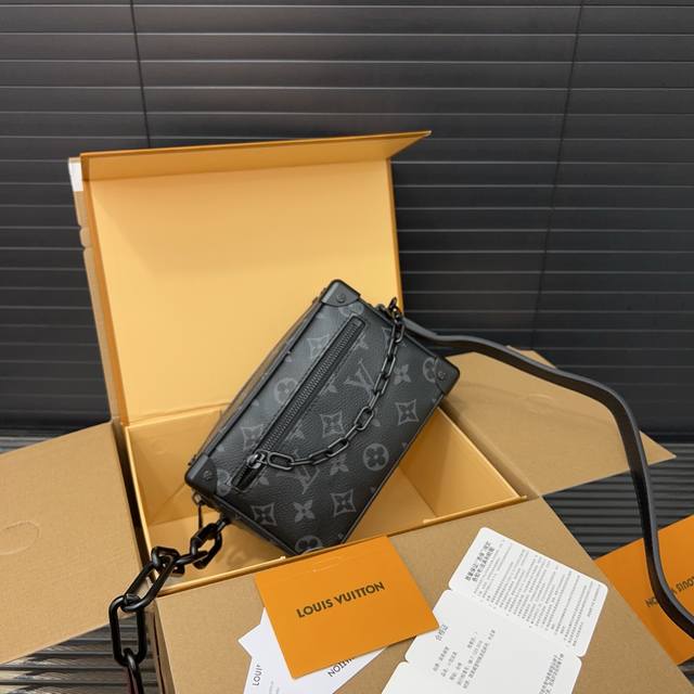 Louisvuitton 路易威登 原版Mini Soft Trunk压花 链条盒子包 小方包 男女通用斜挎包 小箱子 实物拍摄 原厂原版面料 防尘袋 折叠礼盒